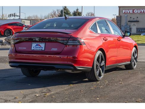Used 2024 Honda Accord Sport image 3