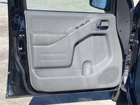 Used 2020 Nissan Frontier SV image 19