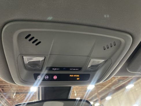 Used 2018 Chevrolet Malibu LT FWD image 33