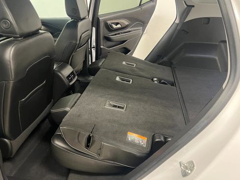 Used 2024 GMC Terrain SLT AWD/4WD image 27