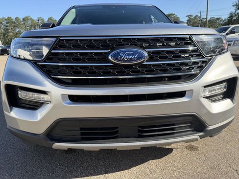 Used 2024 Ford Explorer XLT w/ Equipment Group 202A RWD image 24