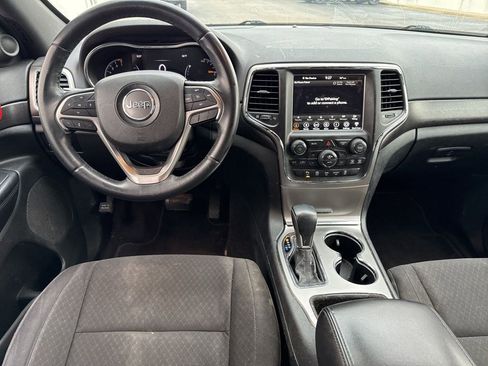 Used 2018 Jeep Grand Cherokee Laredo image 8