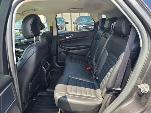 Used 2019 Ford Edge SEL w/ Equipment Group 201A FWD image 11