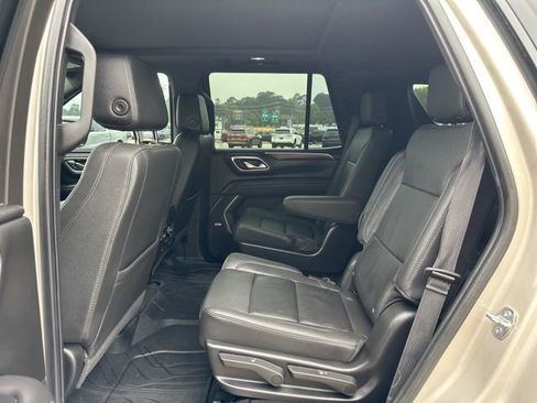 Used 2024 Chevrolet Tahoe Z71 w/ Luxury Package AWD/4WD image 28