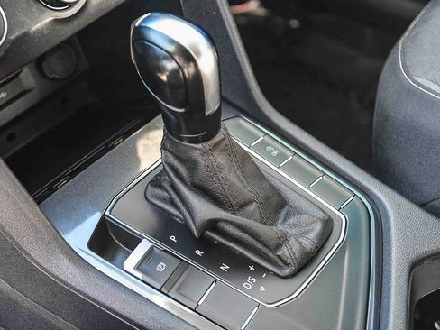 Used 2021 Volkswagen Tiguan S image 21