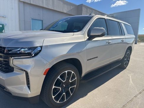 Used 2024 Chevrolet Suburban RST w/ Luxury Package image 14