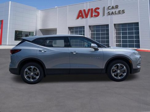 Used 2025 Chevrolet Blazer LT FWD image 5