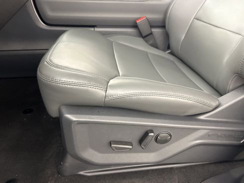 New 2026 Ford Expedition Active image 21