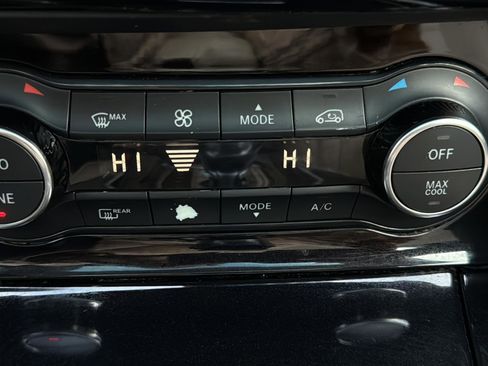 Used 2018 INFINITI QX30 Premium w/ Navigation Package image 26