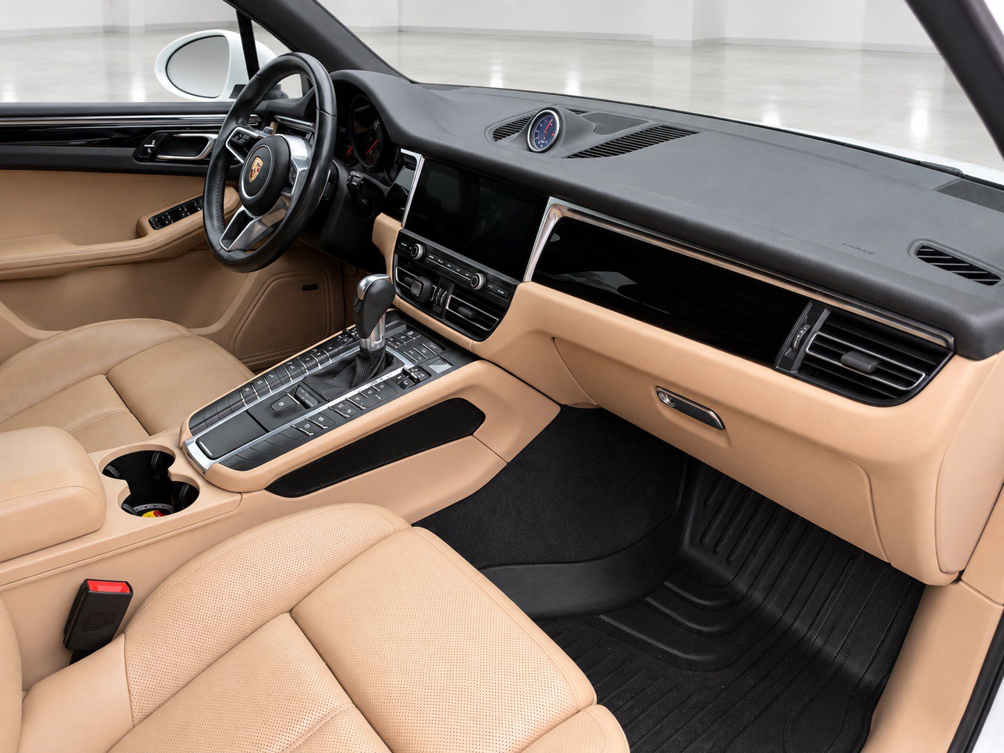 Used 2021 Porsche Macan AWD/4WD image 7