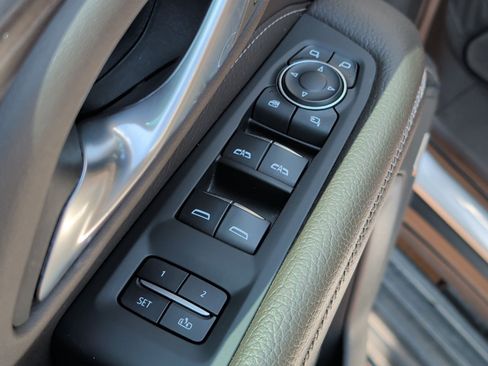 Used 2022 GMC Yukon Denali w/ Max Trailering Package AWD/4WD image 9