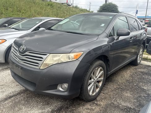 Used 2011 Toyota Venza FWD image 1