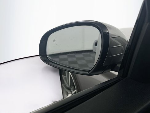 Used 2025 Genesis G70 2.5T RWD image 16