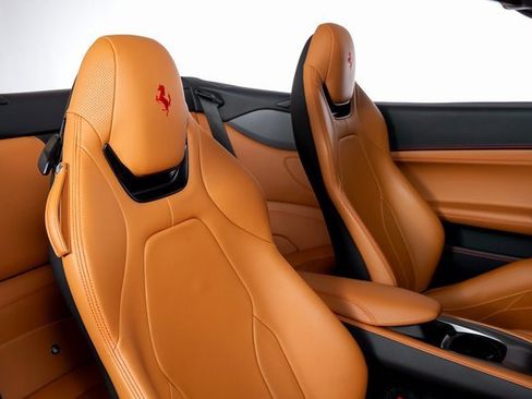 Used 2019 Ferrari Portofino image 53