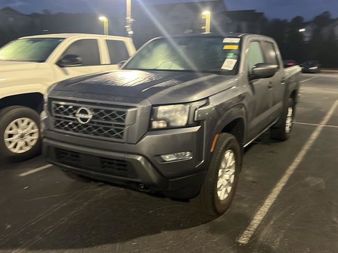 Used 2024 Nissan Frontier SV w/ SV Convenience Package image 3