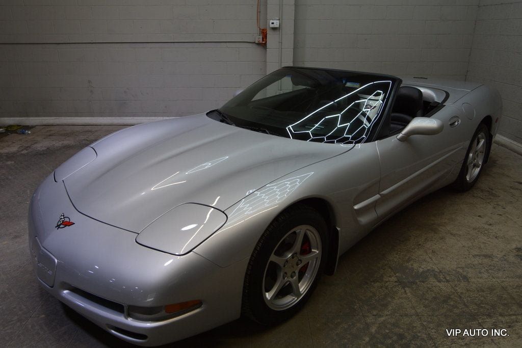 Used 2000 Chevrolet Corvette Convertible w/ Memory Pkg RWD image 2