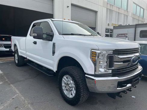 Used 2018 Ford F250 XL w/ STX Appearance Package image 3