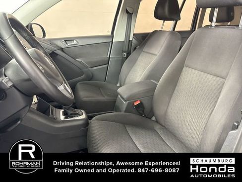 Used 2014 Volkswagen Tiguan S image 4
