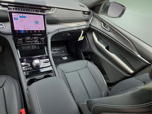 New 2025 Jeep Grand Cherokee L Overland w/ Rear Seat Video Group I image 10