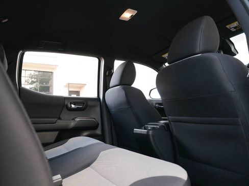 Used 2021 Toyota Tacoma TRD Off-Road image 27