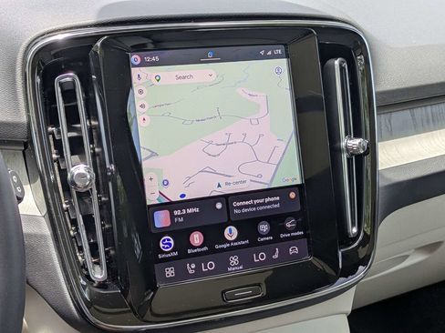 Certified 2026 Volvo XC40 B5 Plus AWD/4WD image 22