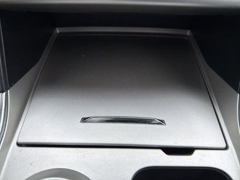 Used 2021 Ford Explorer XLT w/ Equipment Group 202A image 33