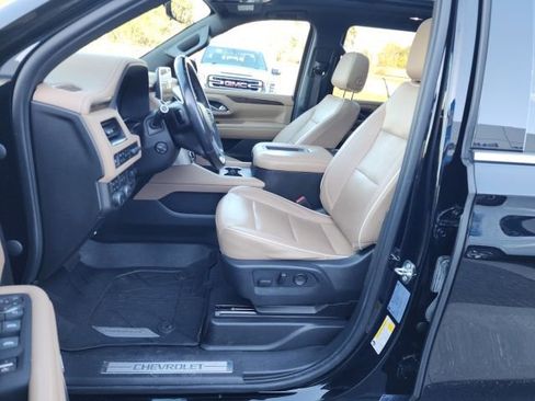 Used 2021 Chevrolet Tahoe Premier w/ Premium Package image 27