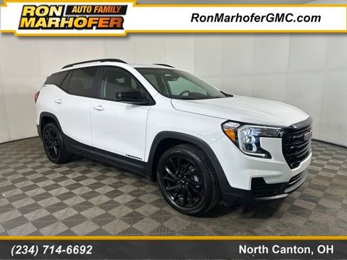 Used 2023 GMC Terrain SLE w/ Elevation Edition image 1