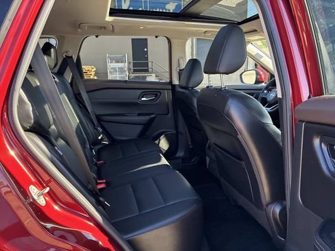 Used 2022 Nissan Rogue SV w/ SV Premium Package AWD/4WD image 11