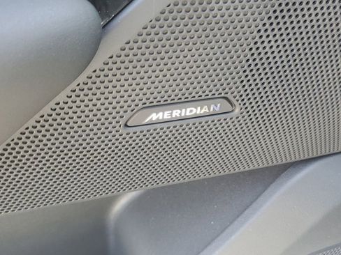 Used 2026 Land Rover Range Rover Velar Dynamic SE AWD/4WD image 10