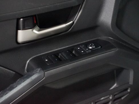 Certified 2025 Toyota Tacoma TRD Off-Road AWD/4WD image 32