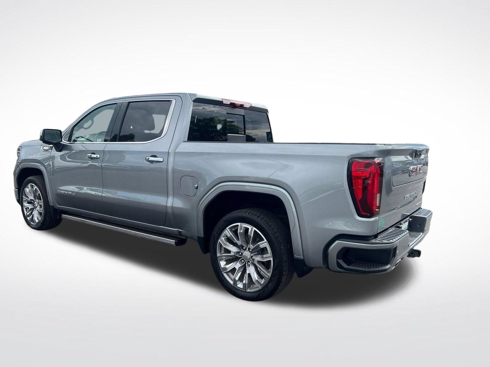 Used 2025 GMC Sierra 1500 Denali w/ Denali Reserve Package AWD/4WD image 9