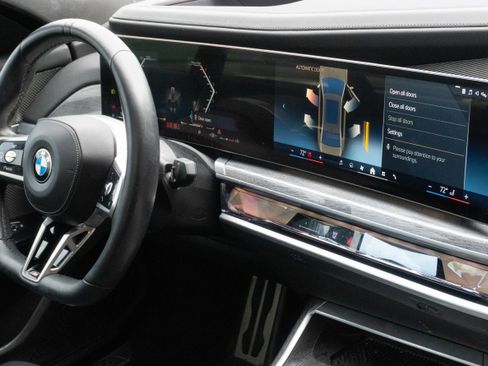 Certified 2023 BMW 740i image 11