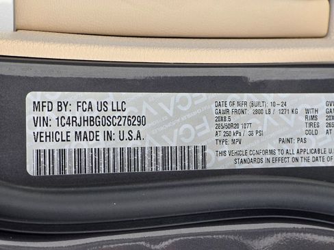 Used 2025 Jeep Grand Cherokee Limited AWD/4WD image 52