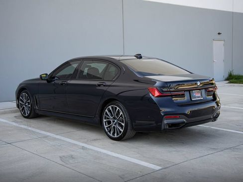 Used 2020 BMW 740i xDrive w/ M Sport Package AWD/4WD image 9