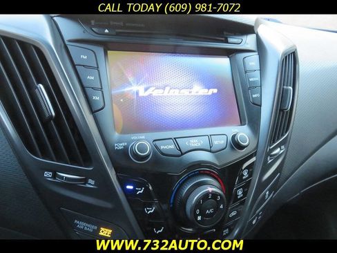 Used 2015 Hyundai Veloster Turbo image 21