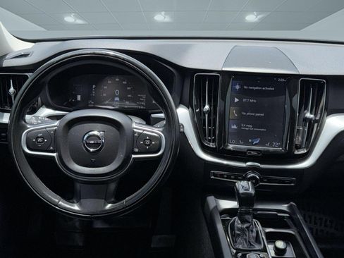 Used 2019 Volvo XC60 T5 Momentum FWD image 28