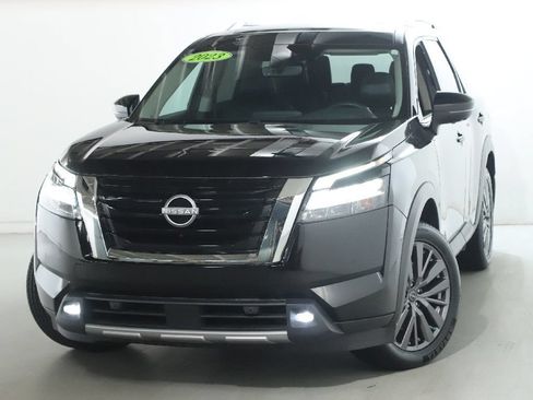 Certified 2023 Nissan Pathfinder SL w/ SL Premium Package AWD/4WD image 5