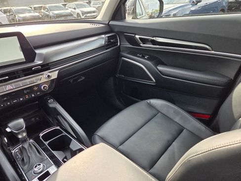 Used 2023 Kia Telluride S w/ S Sunroof Package AWD/4WD image 16