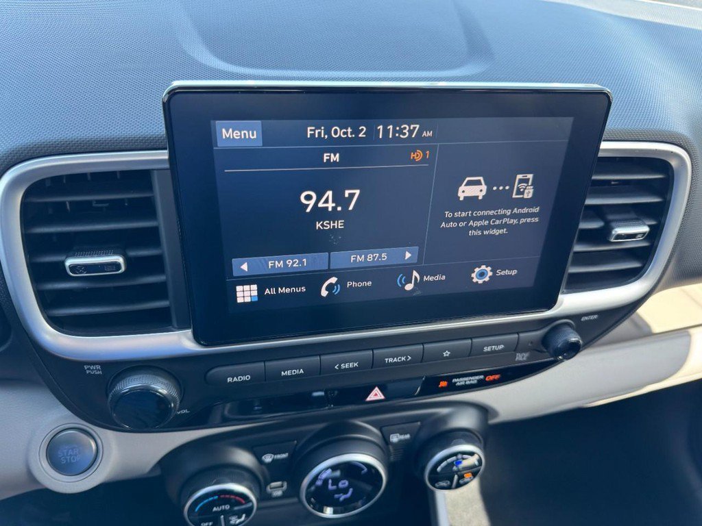 Certified 2025 Hyundai Venue SEL FWD image 20
