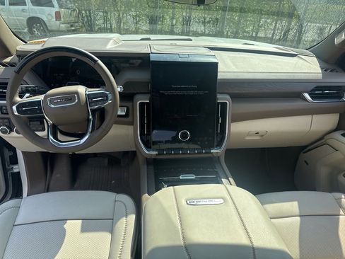 Certified 2025 GMC Yukon Denali w/ Denali Reserve Package image 15