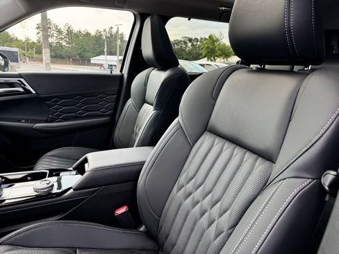 New 2026 Mitsubishi Outlander SEL FWD image 28