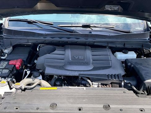 Certified 2024 Nissan Titan SV w/ SV Bronze Edition Package RWD image 9