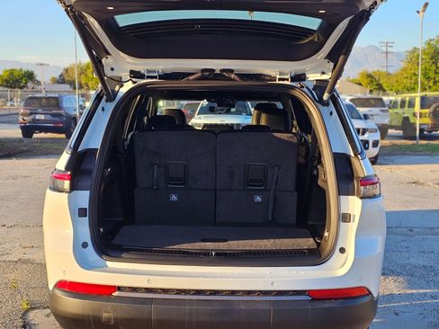 New 2026 Jeep Grand Cherokee L Altitude AWD/4WD image 7