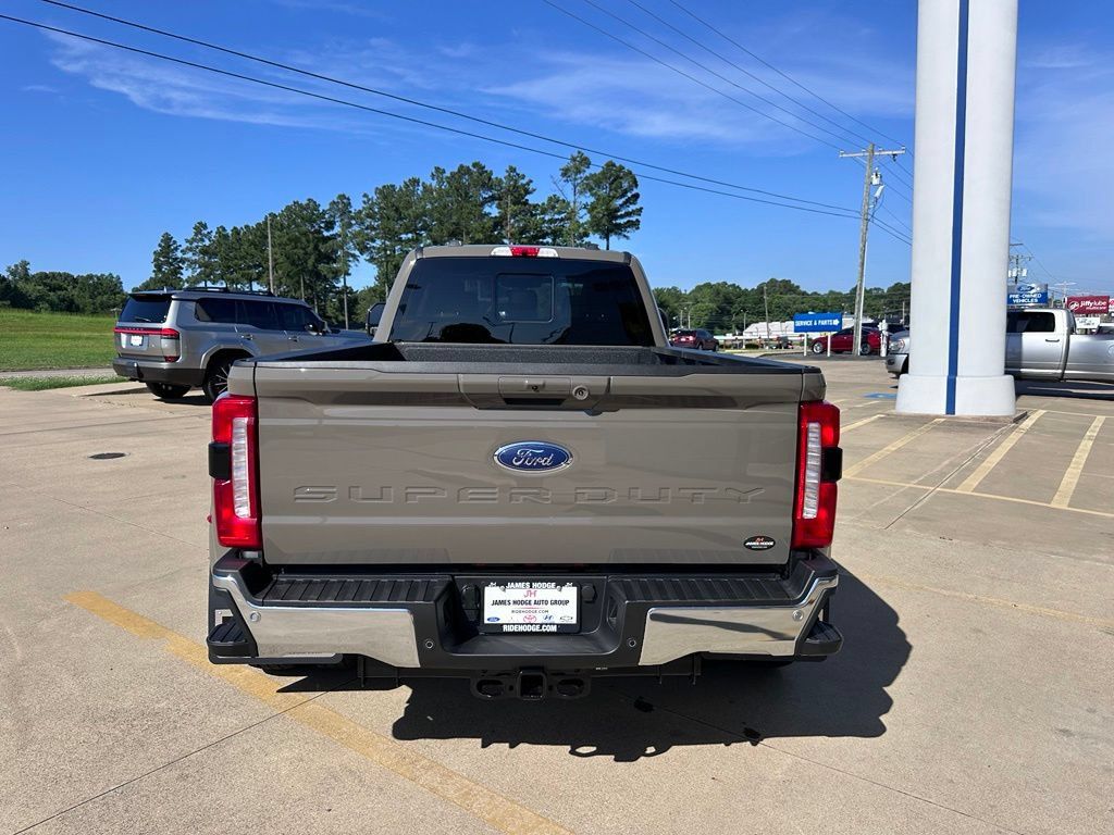 New 2026 Ford F350 Lariat w/ Chrome Package AWD/4WD image 3