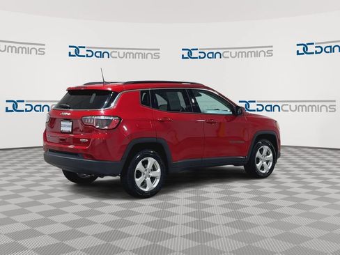 Used 2018 Jeep Compass Latitude w/ Popular Equipment Group AWD/4WD image 8