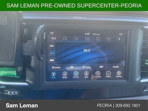 Used 2020 Chrysler Pacifica Touring-L FWD image 11