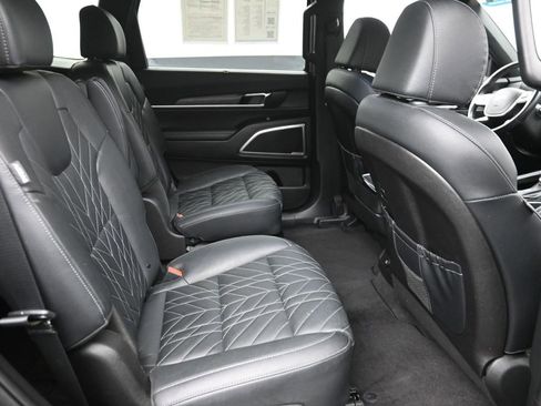 Used 2024 Kia Telluride EX X-Line AWD/4WD image 8