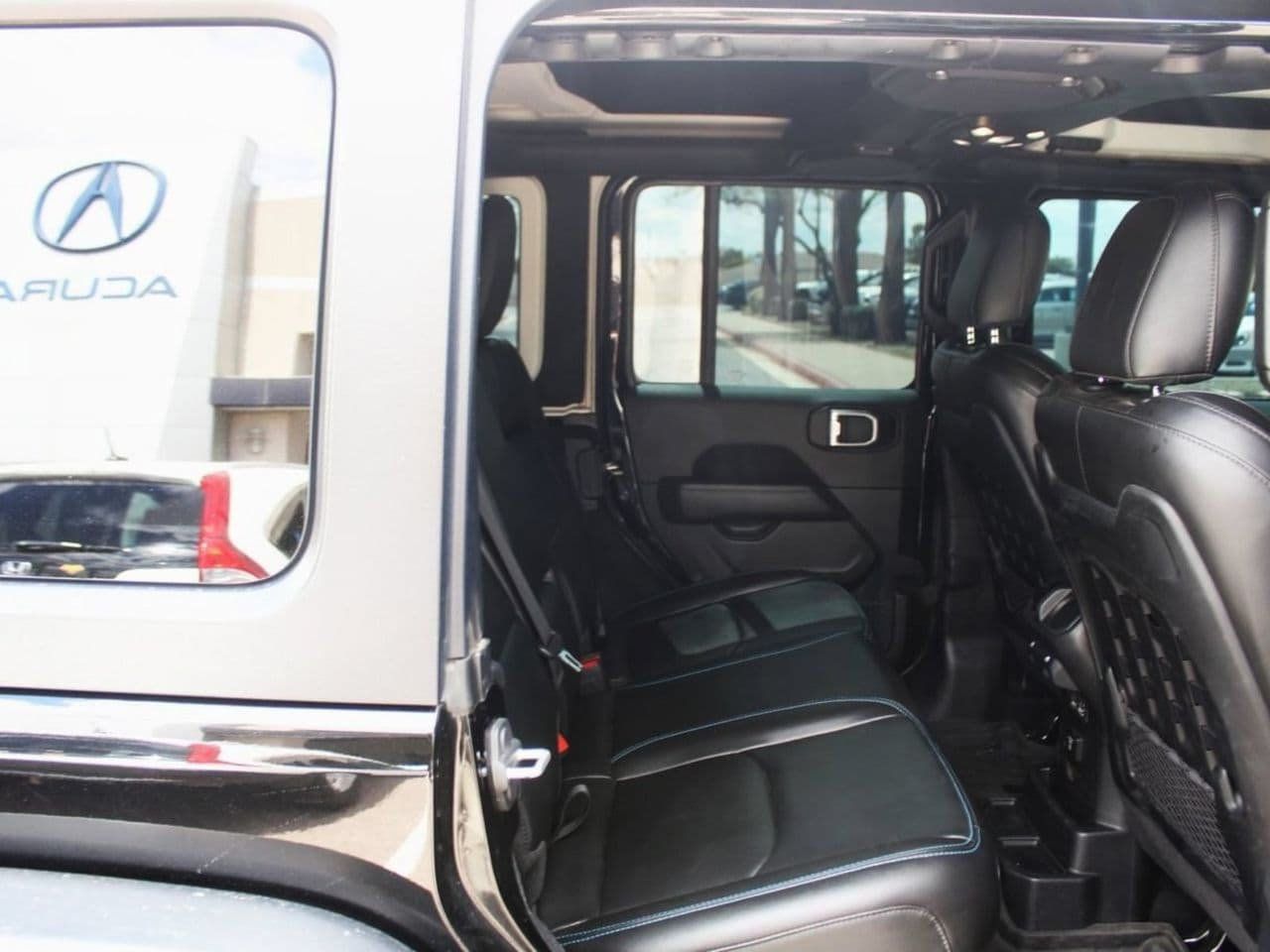 Used 2021 Jeep Wrangler Unlimited Rubicon 4xe w/ Cold Weather Group AWD/4WD image 14