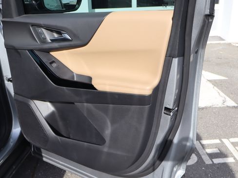 Certified 2025 Chevrolet Equinox ACTIV w/ Safety and Technology Package image 37